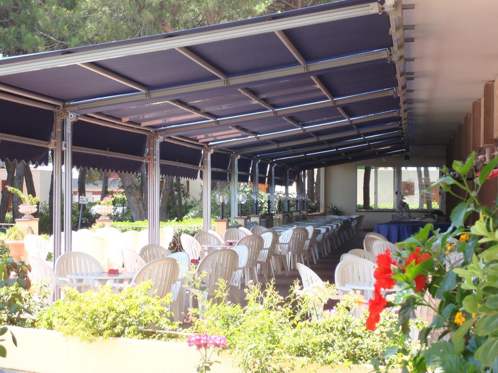 Park Hotel Baia Domizia Eksteriør bilde
