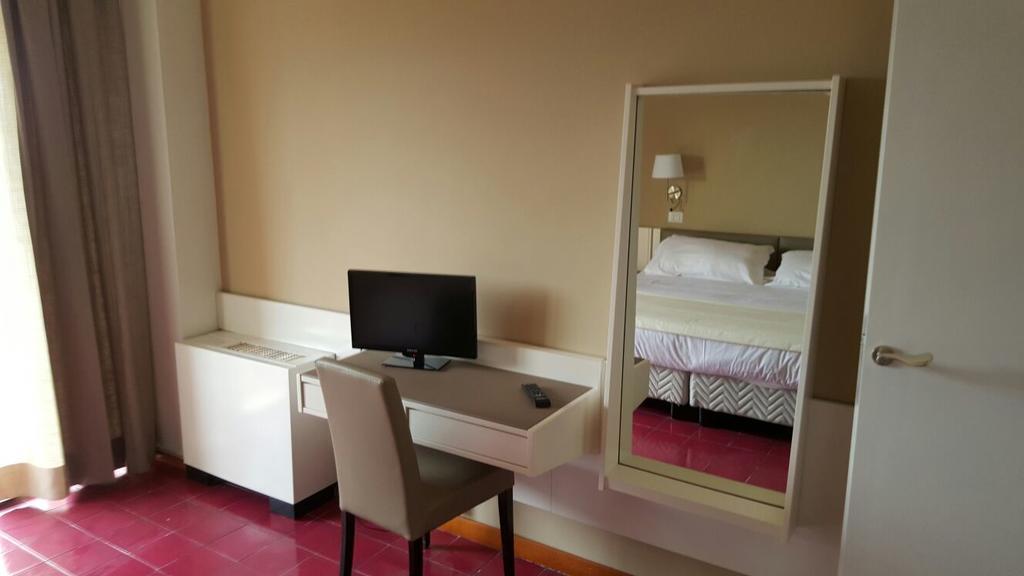Park Hotel Baia Domizia Eksteriør bilde