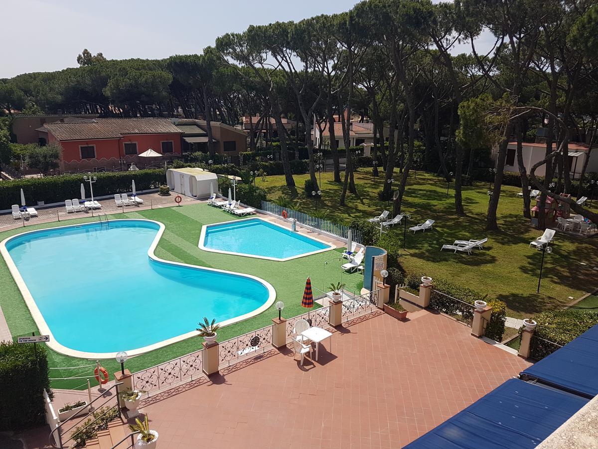 Park Hotel Baia Domizia Eksteriør bilde